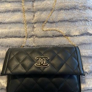 Cute small black purse! Knock off!